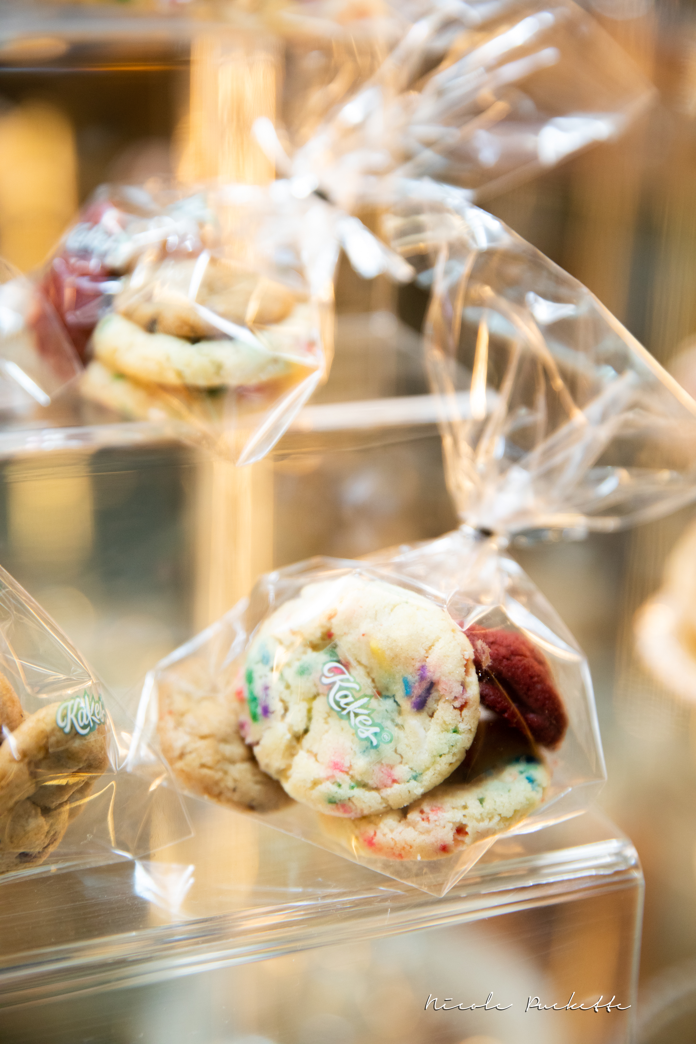 Kakes cookies bagged to go